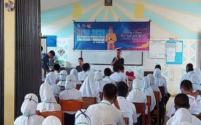 Pos Belitung Beri Materi Cerdas Bermedia Sosial di Masa AKB di SMAN 1